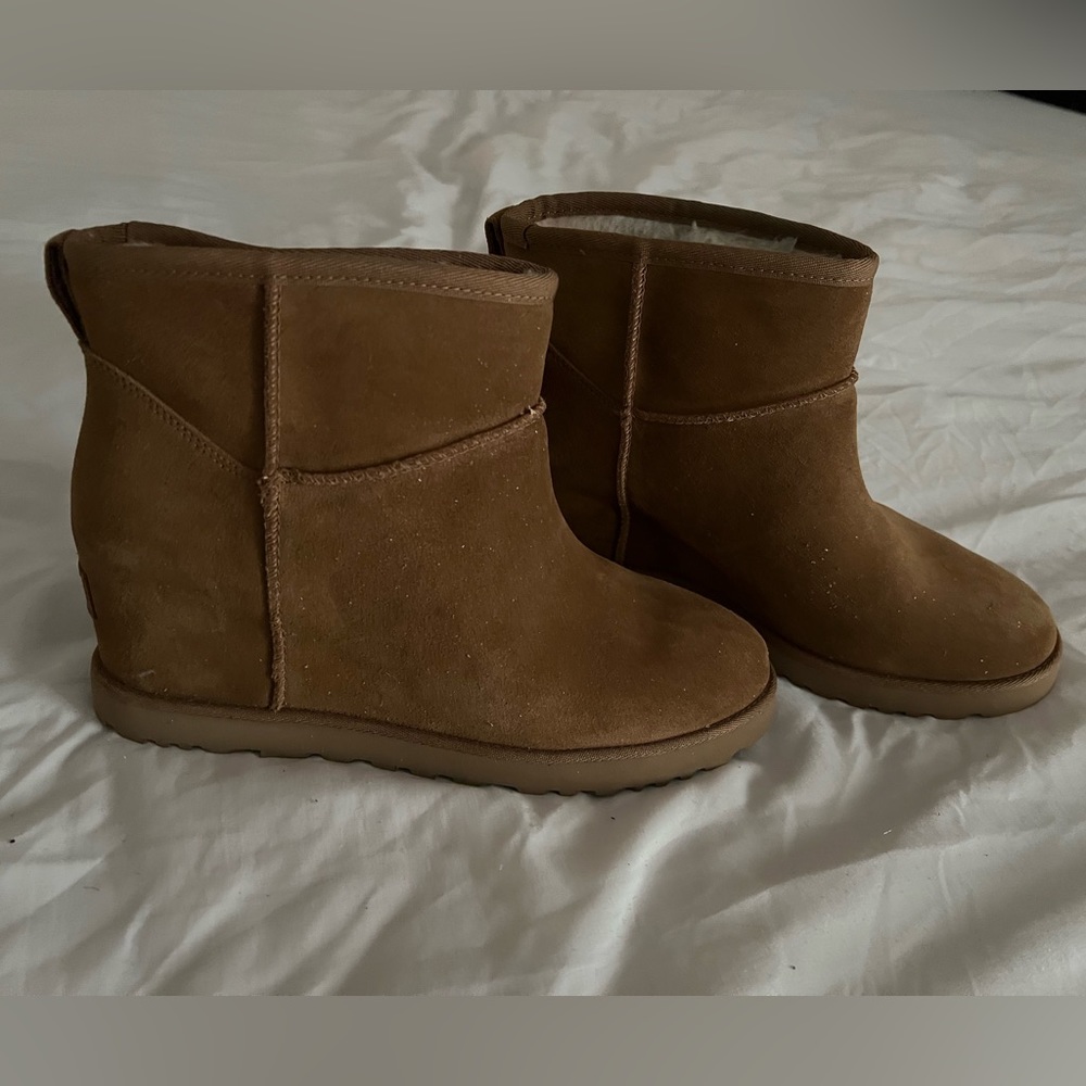 Women’s Uggs size 10 wedges